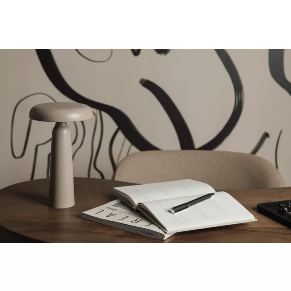 V5130419-Lampa-de-masa-VINGA-Avery